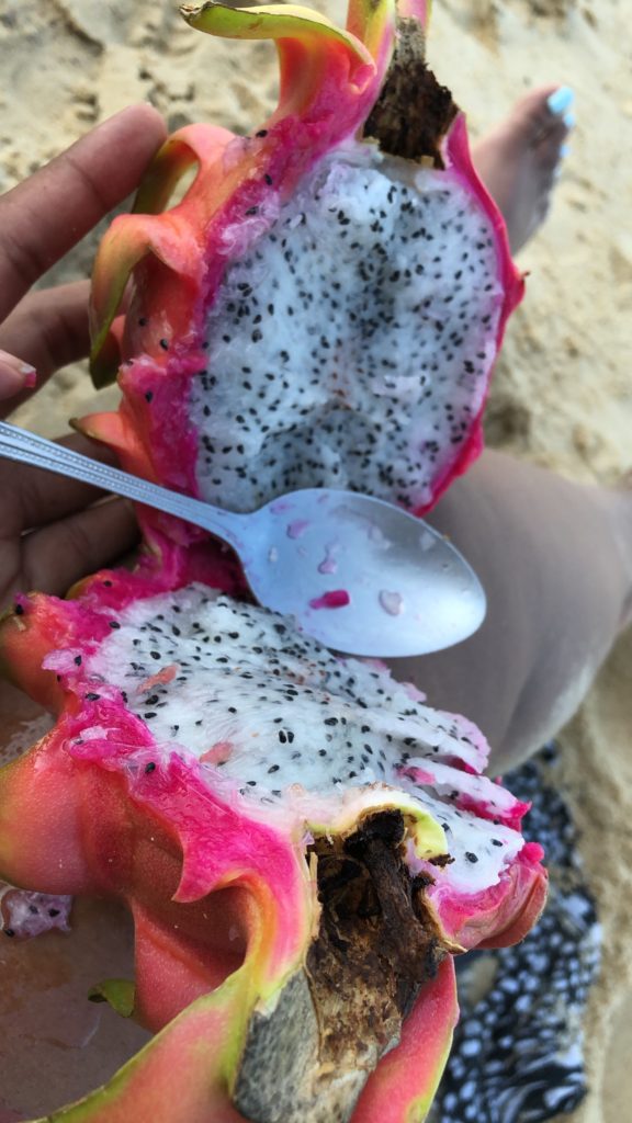 What vegans eat, How to eat a dragon Fruit, What does dragon fruit taste like, vegan bloggers, black vegan bloggers, black and vegan, Is dragon fruit good, Health benefits of dragon fruit, benefits of dragon fruit