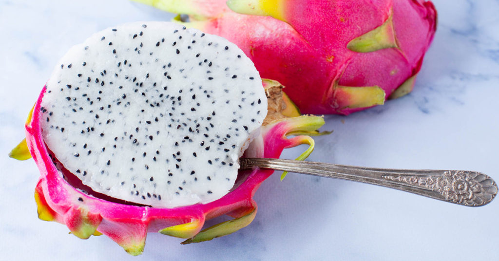 What vegans eat, How to eat a dragon Fruit, What does dragon fruit taste like, vegan bloggers, black vegan bloggers, black and vegan, Is dragon fruit good, Health benefits of dragon fruit, benefits of dragon fruit